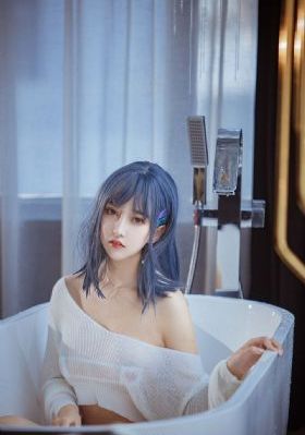 美女热舞诱惑